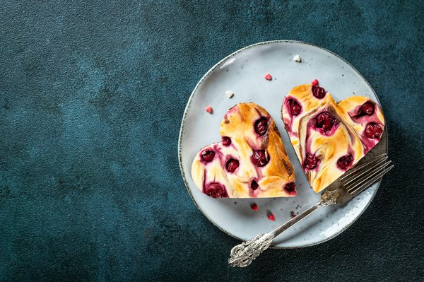 Comment réaliser un gâteau au yaourt aux fruits rouges pour un dessert léger ?