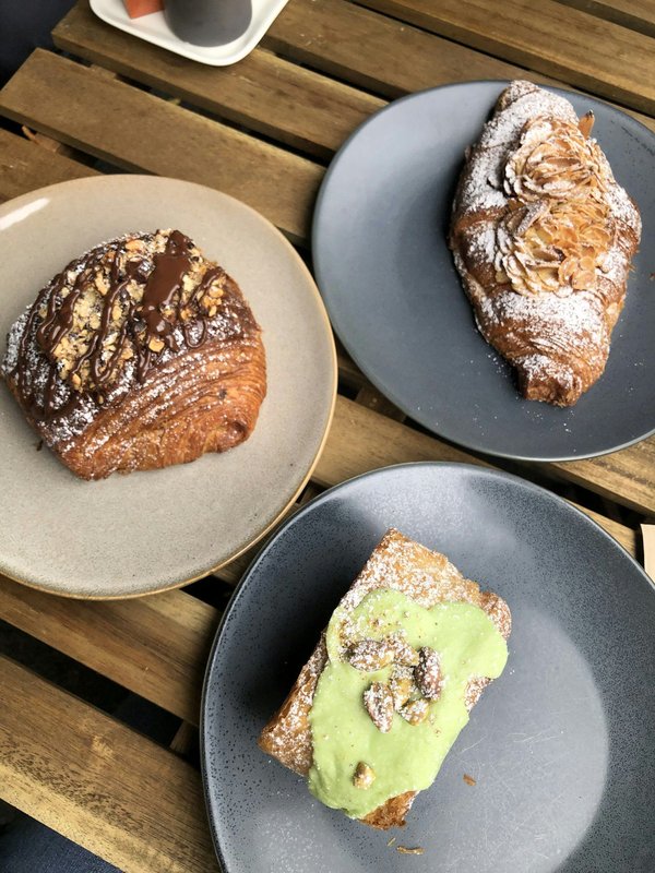 Comment intégrer des ateliers de boulangerie bio dans un restaurant de quartier?